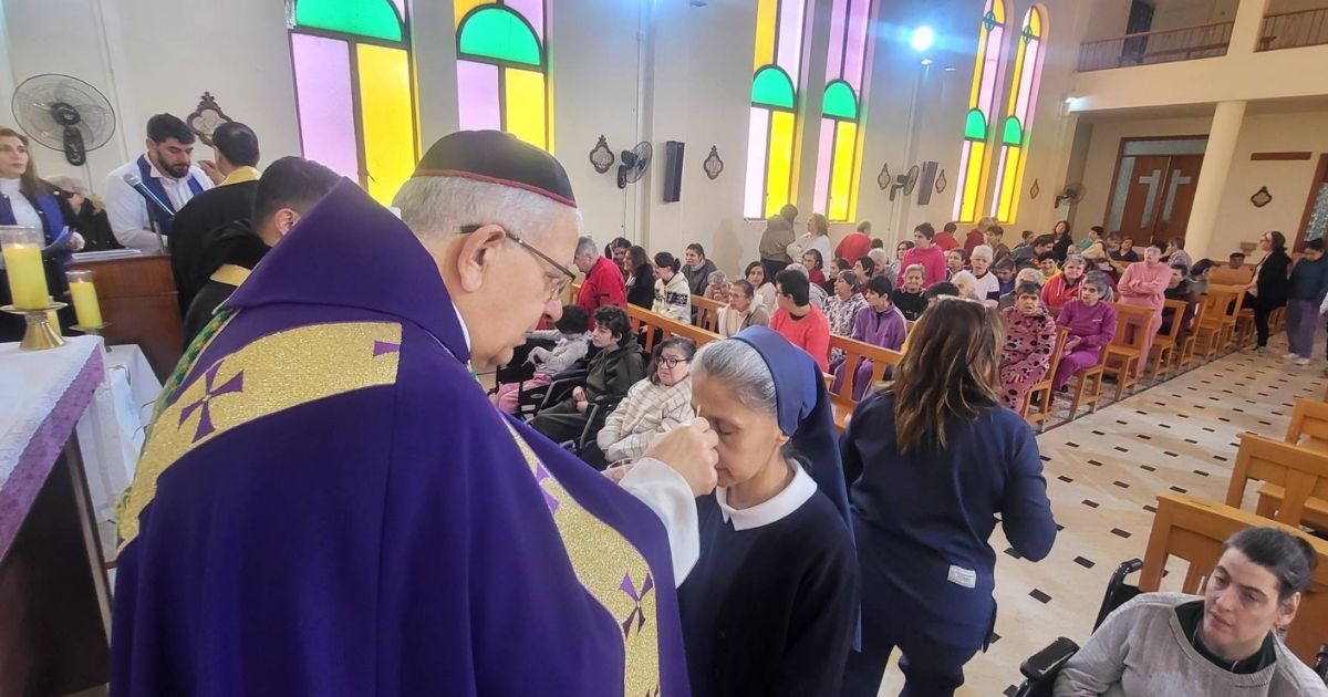 المطران العمار ترأس الذبيحة الالهية في مستشفى راهبات الصليب دير القمر