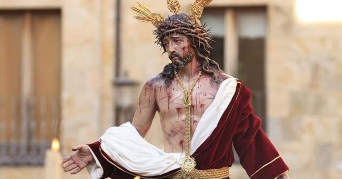 الكرمليون في سالامانكا يحيون درب الصليب بتأملات للقديس يوحنا للصليب