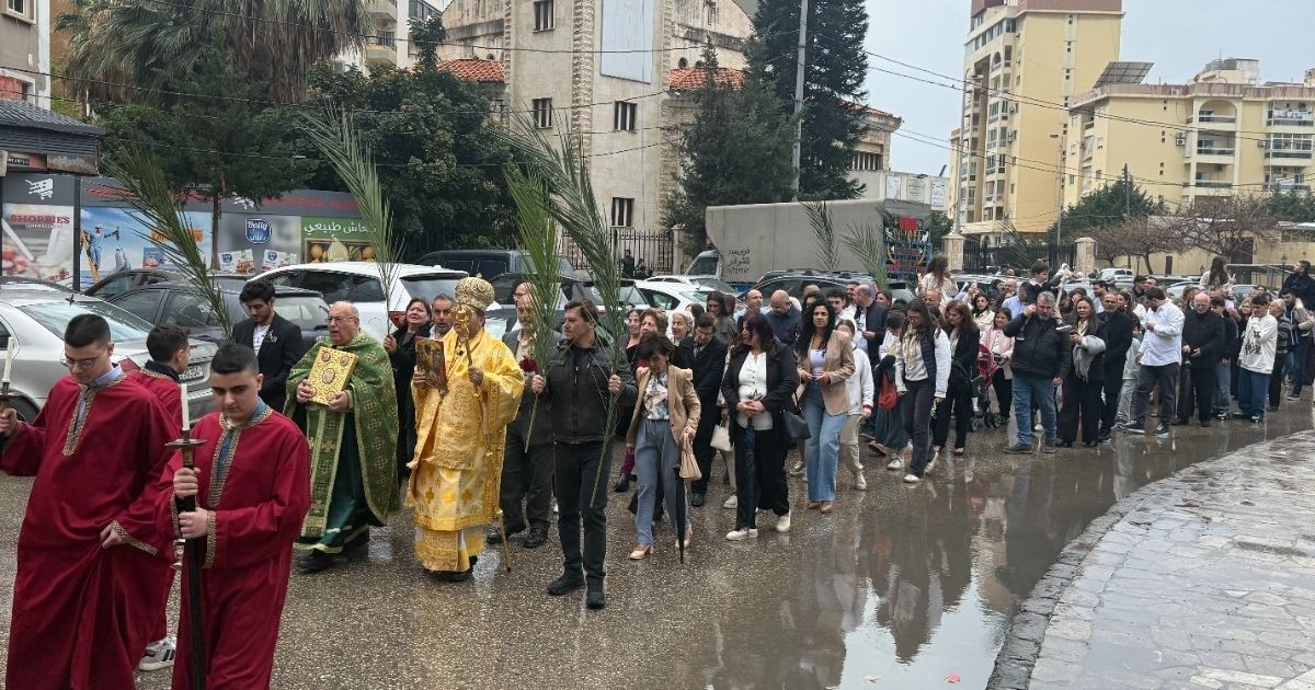 المطران ضاهر يترأس قداس الشعانين: يسوع يدخل حياتنا بقوة المحبة لا بالسلاح