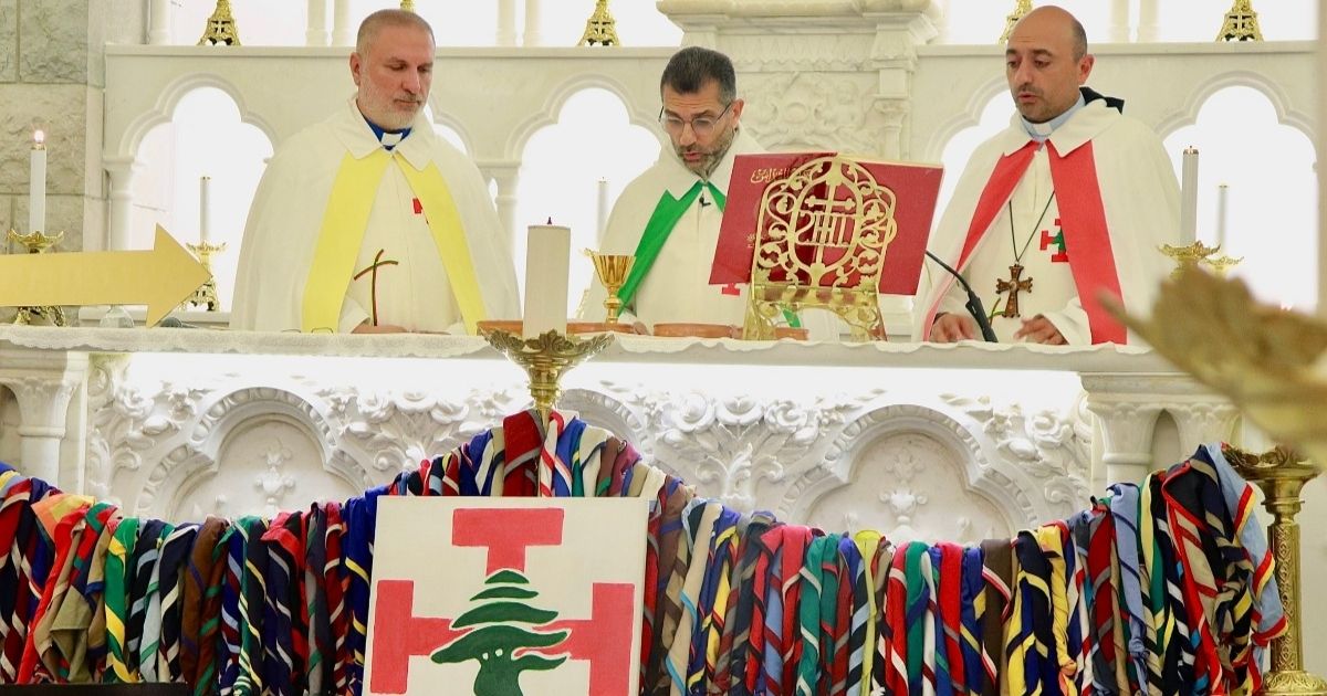 المطران بو نجم مثل الراعي في قداس "كشافة لبنان" تلبية لنداء البابا من أجل السلام